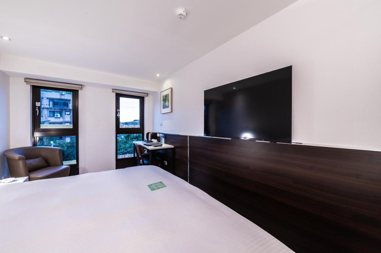 Hub Hotel - Songshan Airport Branch ไทเป ภายนอก รูปภาพ