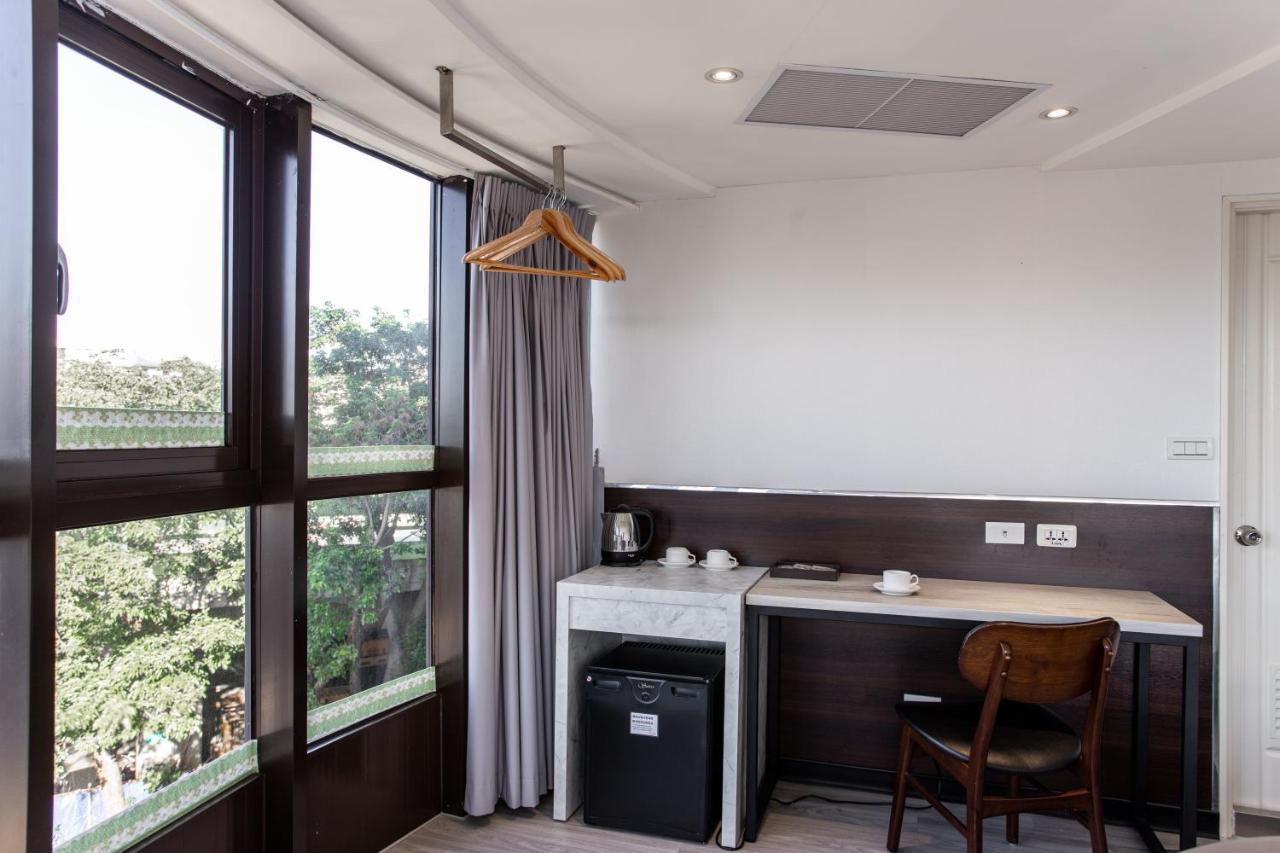 Hub Hotel - Songshan Airport Branch ไทเป ภายนอก รูปภาพ