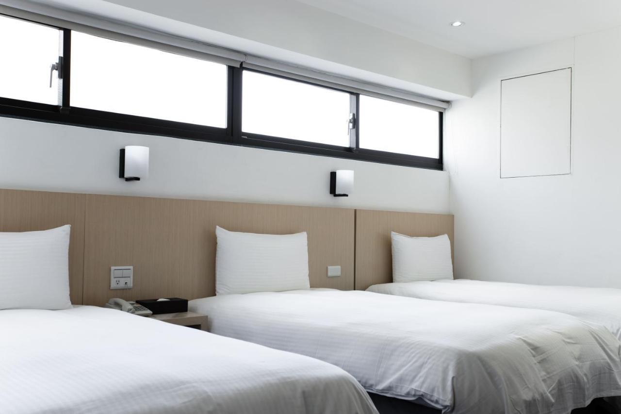 Hub Hotel - Songshan Airport Branch ไทเป ภายนอก รูปภาพ