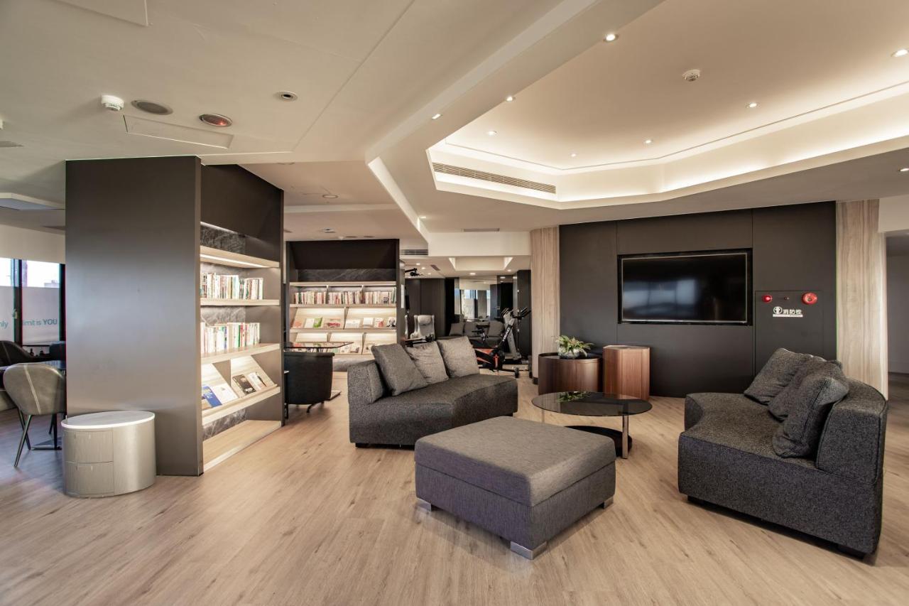 Hub Hotel - Songshan Airport Branch ไทเป ภายนอก รูปภาพ