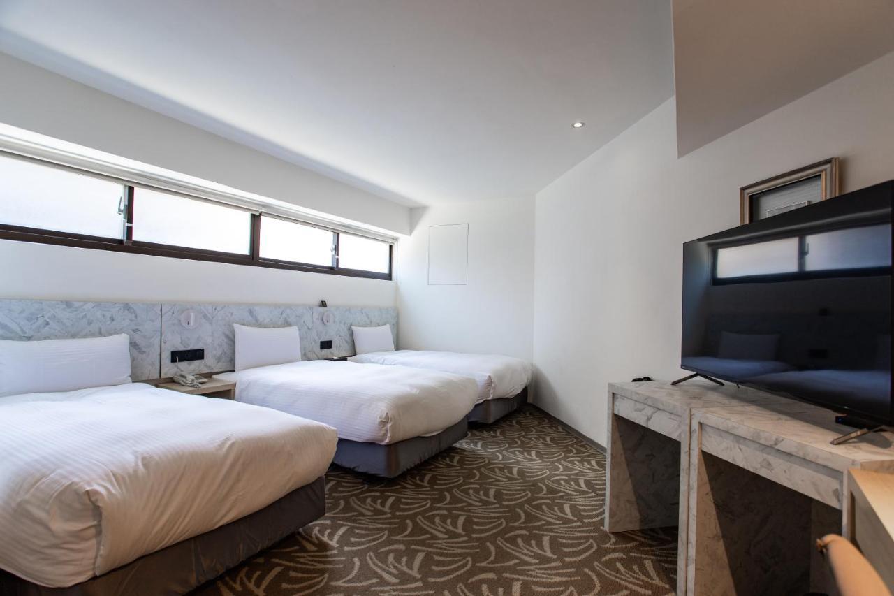 Hub Hotel - Songshan Airport Branch ไทเป ภายนอก รูปภาพ