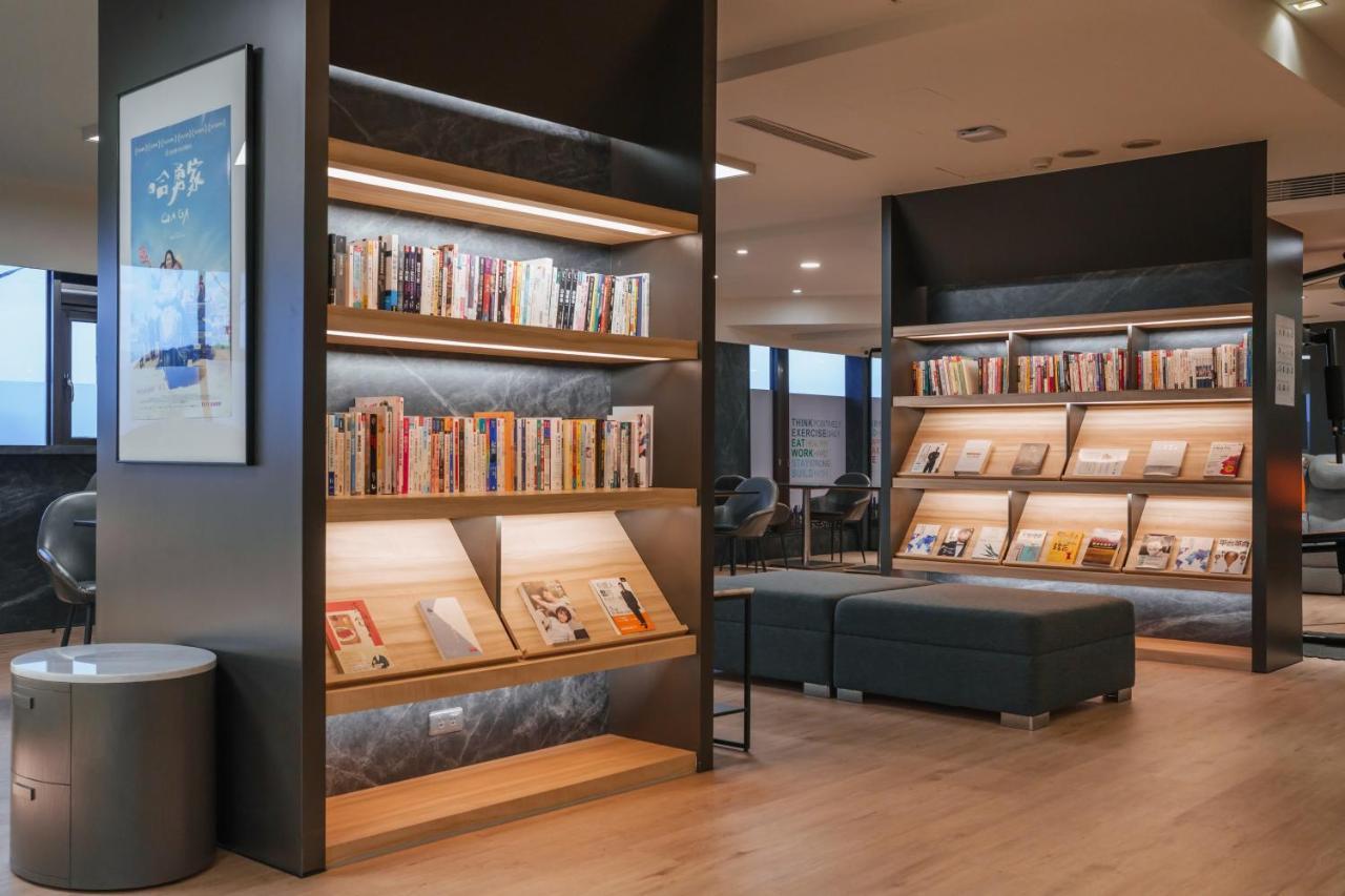 Hub Hotel - Songshan Airport Branch ไทเป ภายนอก รูปภาพ